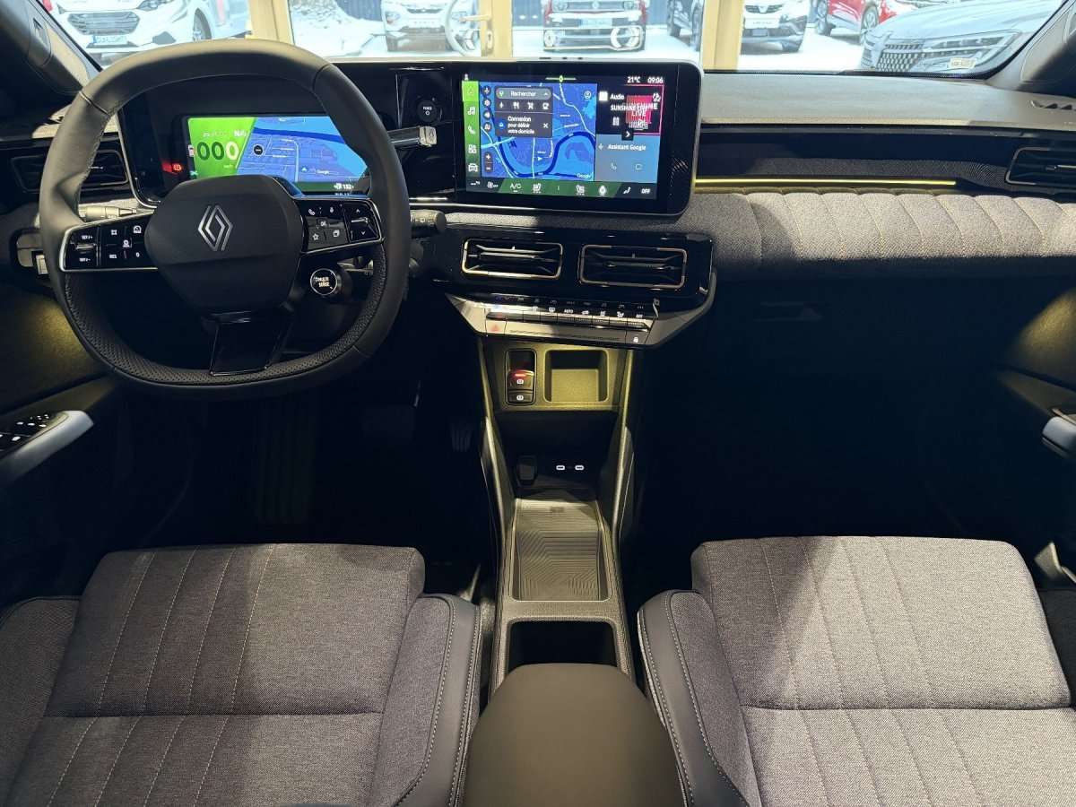 Fahrzeugbild eines Renault 4 E-TECH