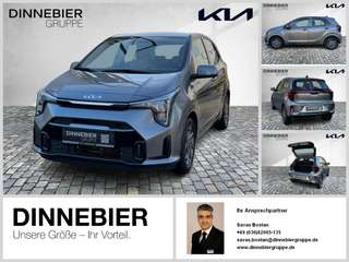 Schräge Frontansicht auf einen Kia Picanto , freigestellt