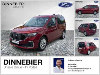 Schräge Frontansicht auf einen Ford Tourneo Connect , freigestellt