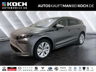 Schräge Frontansicht auf einen Skoda ENYAQ , freigestellt