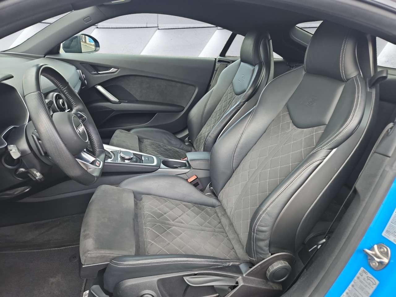 Fahrzeugbild eines Audi TTS