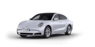 Schräge Frontansicht auf einen GWM Ora 07 , freigestellt