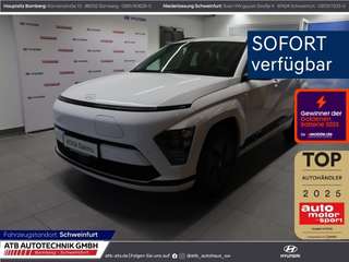 Schräge Frontansicht auf einen Hyundai Kona Elektro , freigestellt