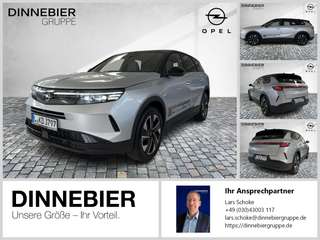 Schräge Frontansicht auf einen Opel Grandland X , freigestellt