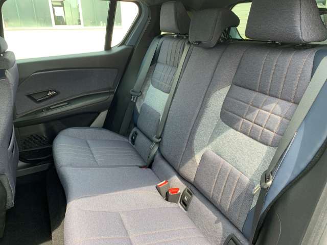 Fahrzeugbild eines Renault 4 E-TECH