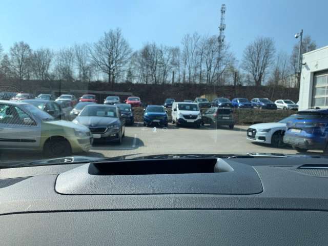 Fahrzeugbild eines Renault Rafale