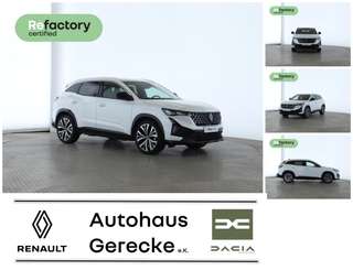 Schräge Frontansicht auf einen Renault Austral , freigestellt
