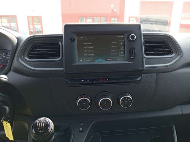 Fahrzeugbild eines Nissan Interstar