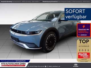 Schräge Frontansicht auf einen Hyundai IONIQ 5 , freigestellt