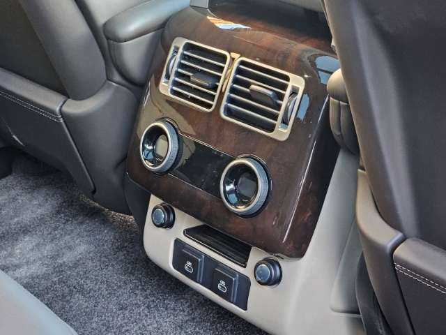 Fahrzeugbild eines Land Rover Range Rover