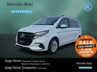 Schräge Frontansicht auf einen Mercedes-Benz V-Klasse , freigestellt