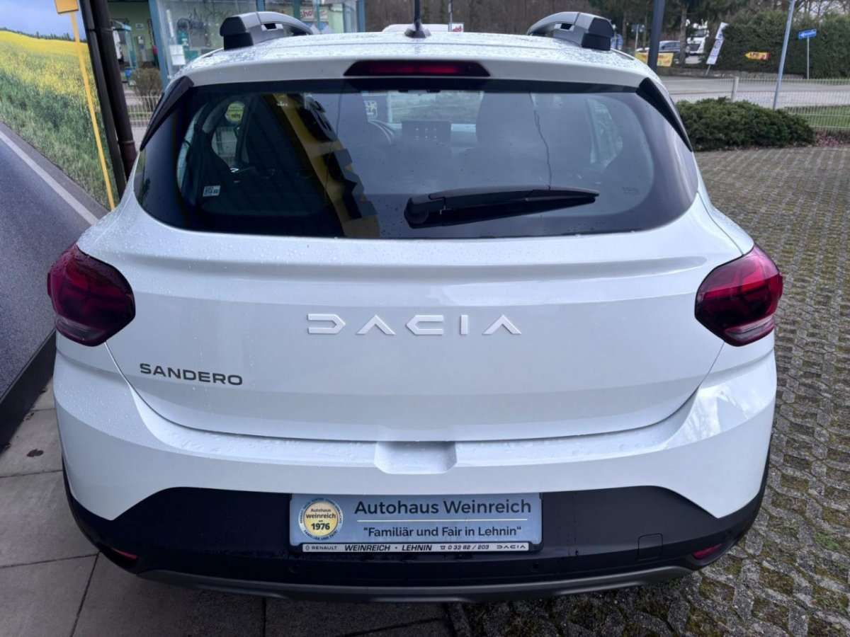 Fahrzeugbild eines Dacia Sandero