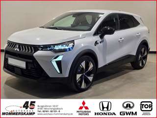 Schräge Frontansicht auf einen Mitsubishi Grandis , freigestellt