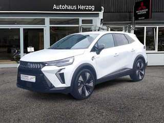 Schräge Frontansicht auf einen Mitsubishi Grandis , freigestellt