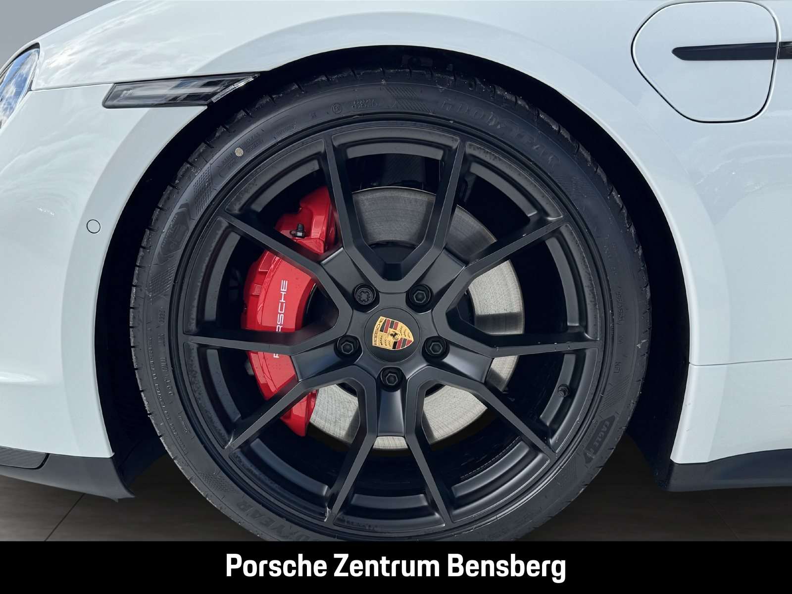 Fahrzeugbild eines Porsche Taycan
