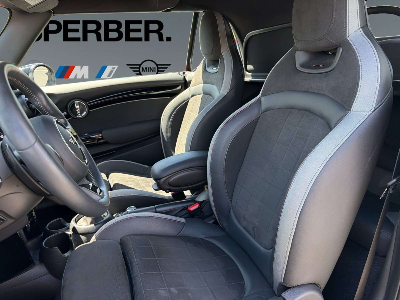 Fahrzeugbild eines MINI COOPER