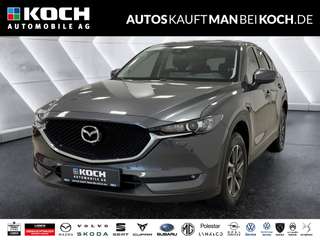 Schräge Frontansicht auf einen Mazda CX-5 , freigestellt