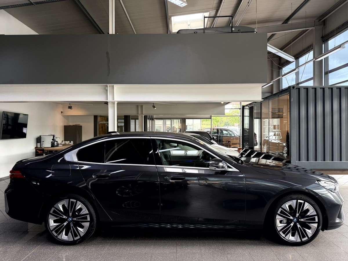 Fahrzeugbild eines BMW 5er-Reihe