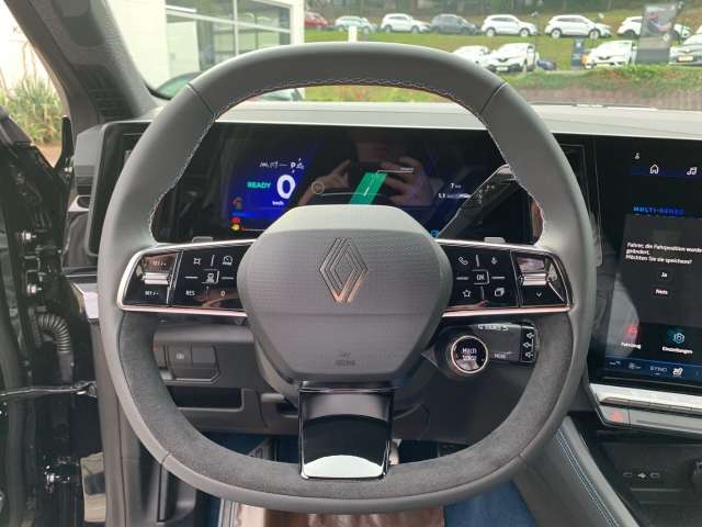 Fahrzeugbild eines Renault Rafale