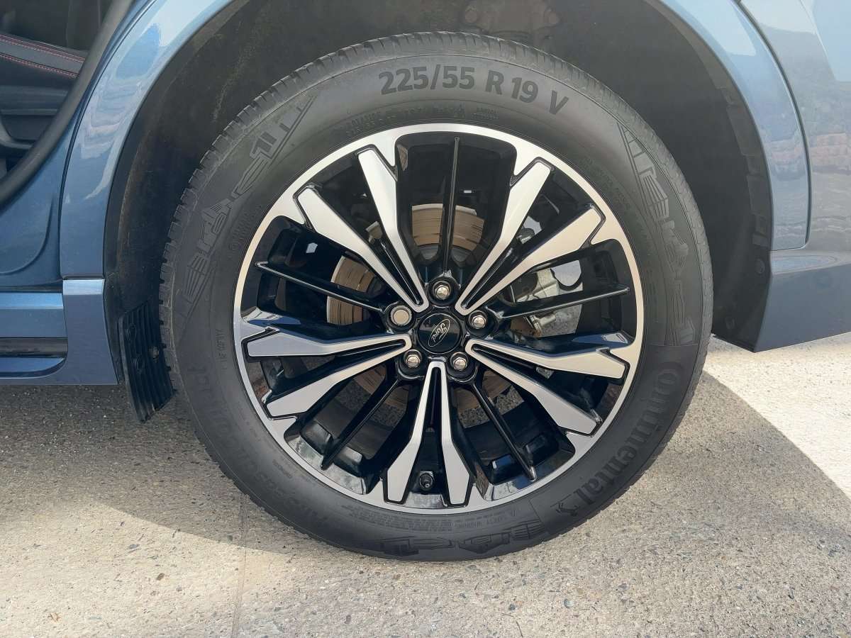 Fahrzeugbild eines Ford Kuga