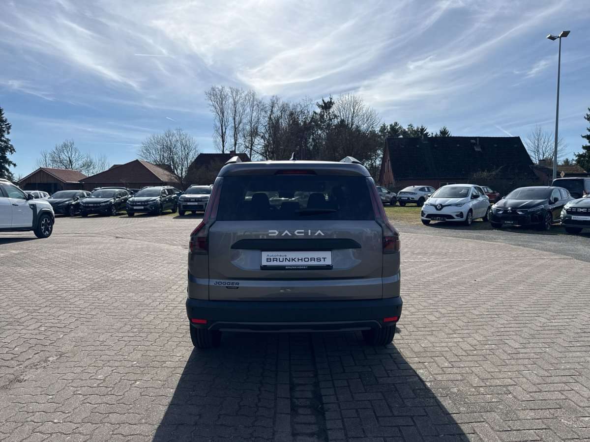 Fahrzeugbild eines Dacia Jogger