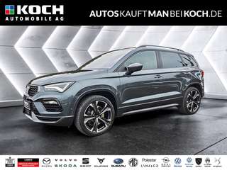 Schräge Frontansicht auf einen CUPRA Ateca , freigestellt
