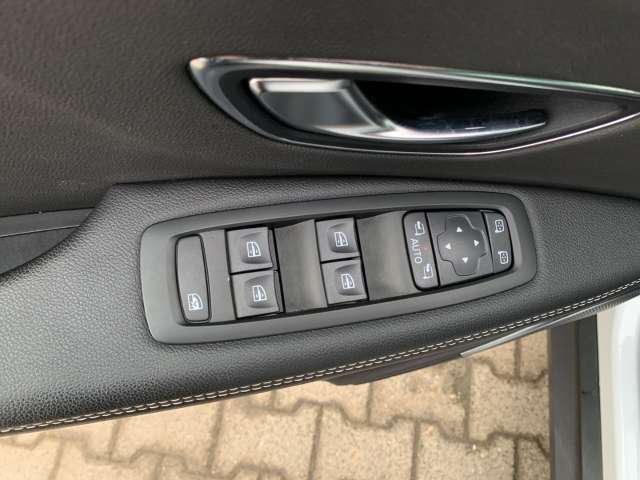 Fahrzeugbild eines Renault Grand Scénic