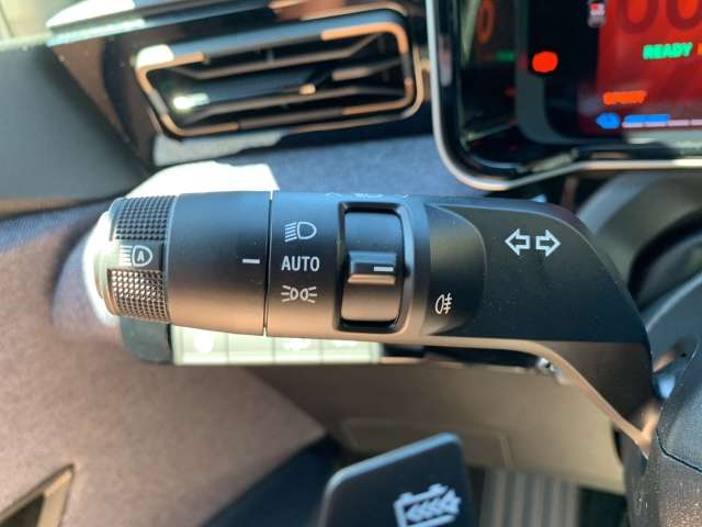 Fahrzeugbild eines Renault 4 E-TECH