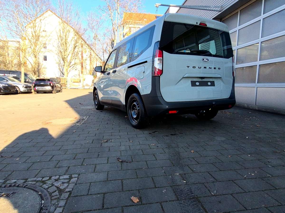 Fahrzeugbild eines Ford Tourneo Courier