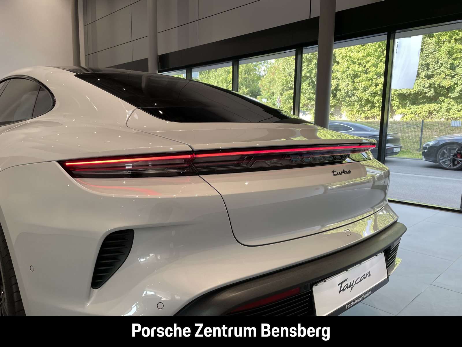 Fahrzeugbild eines Porsche Taycan