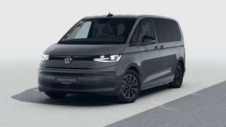 Schräge Frontansicht auf einen Volkswagen Multivan , freigestellt