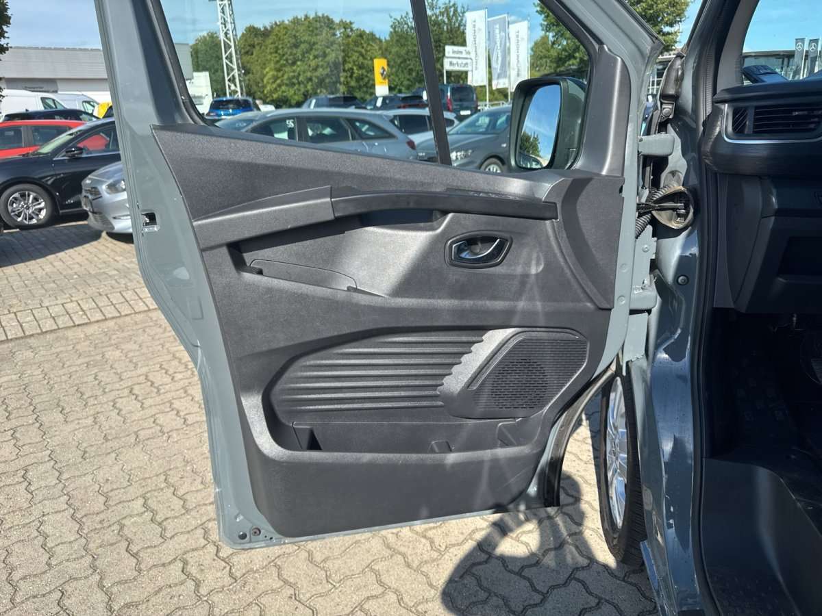 Fahrzeugbild eines Nissan Primastar