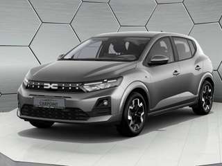 Schräge Frontansicht auf einen Dacia Sandero , freigestellt