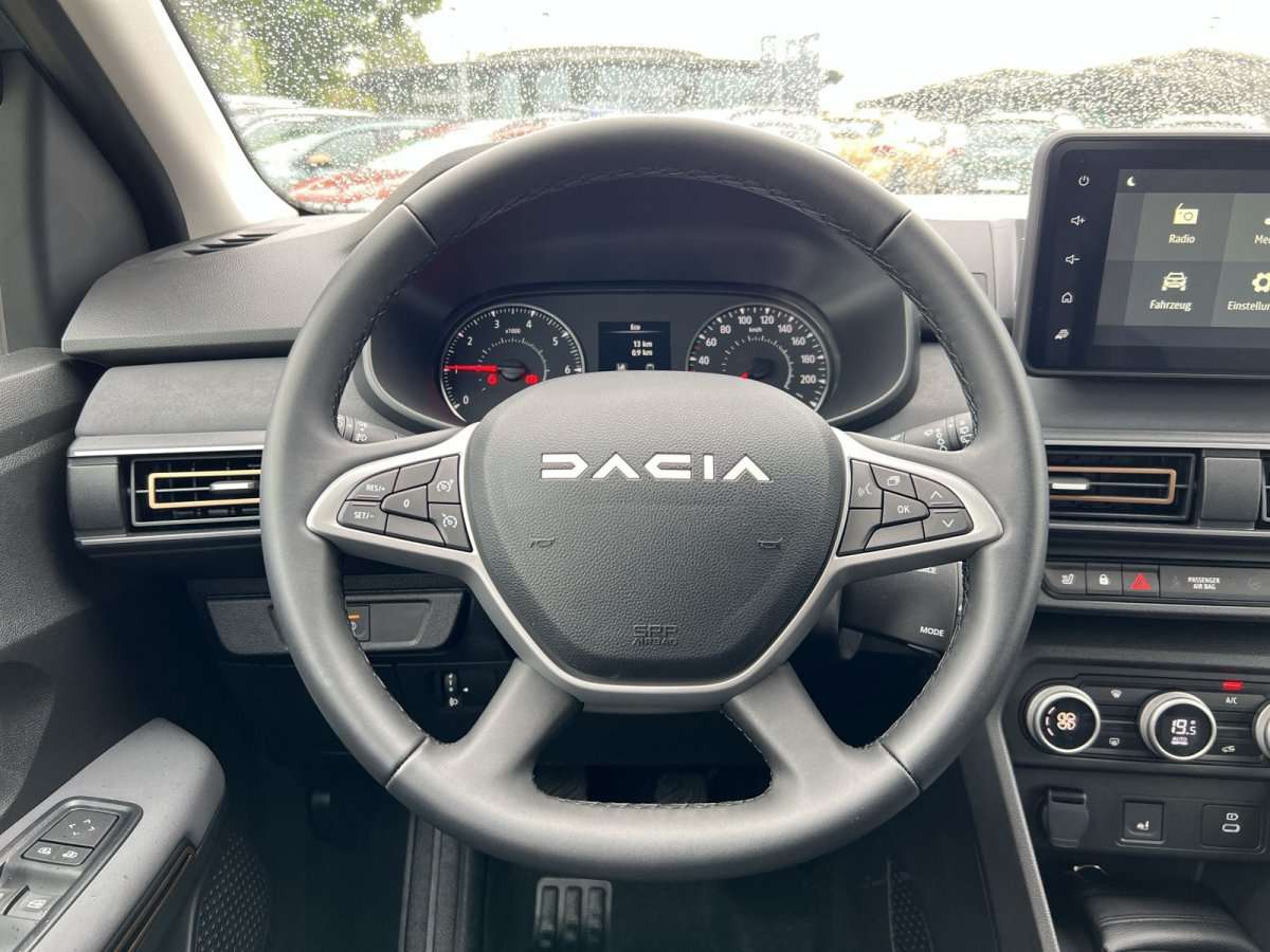 Fahrzeugbild eines Dacia Sandero