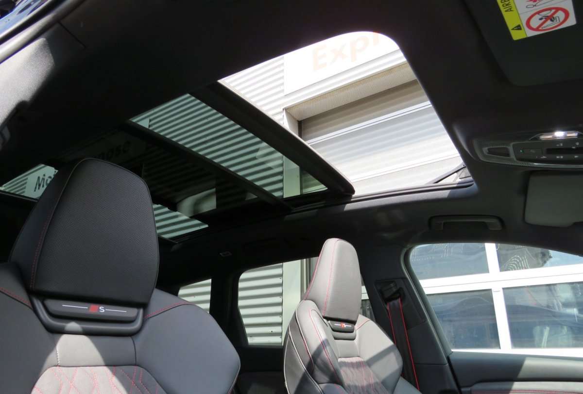 Fahrzeugbild eines Audi Q6 e-tron