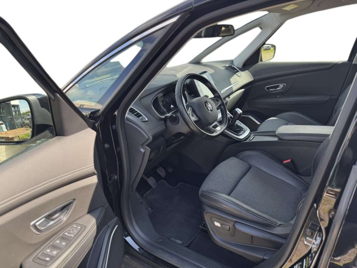 Fahrzeugbild eines Renault Grand Scénic