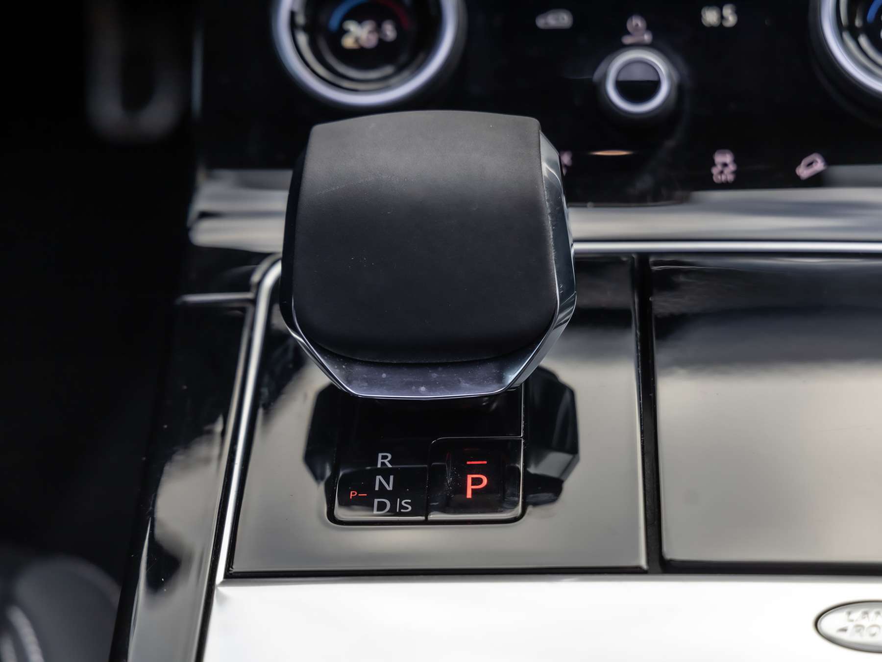 Fahrzeugbild eines Land Rover Range Rover Velar