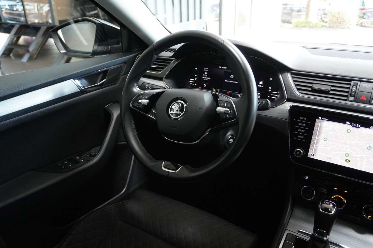 Fahrzeugbild eines Skoda Superb