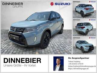 Schräge Frontansicht auf einen Suzuki Vitara , freigestellt