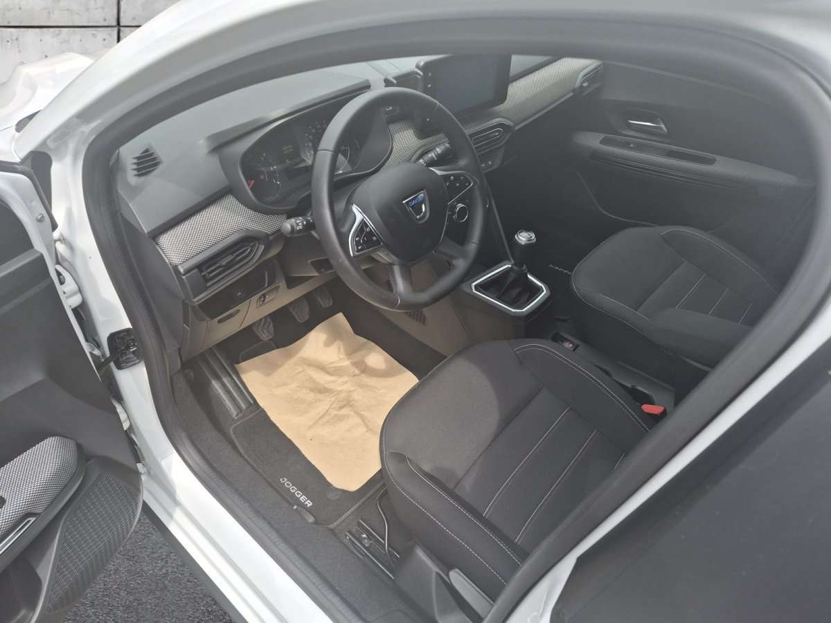 Fahrzeugbild eines Dacia Jogger