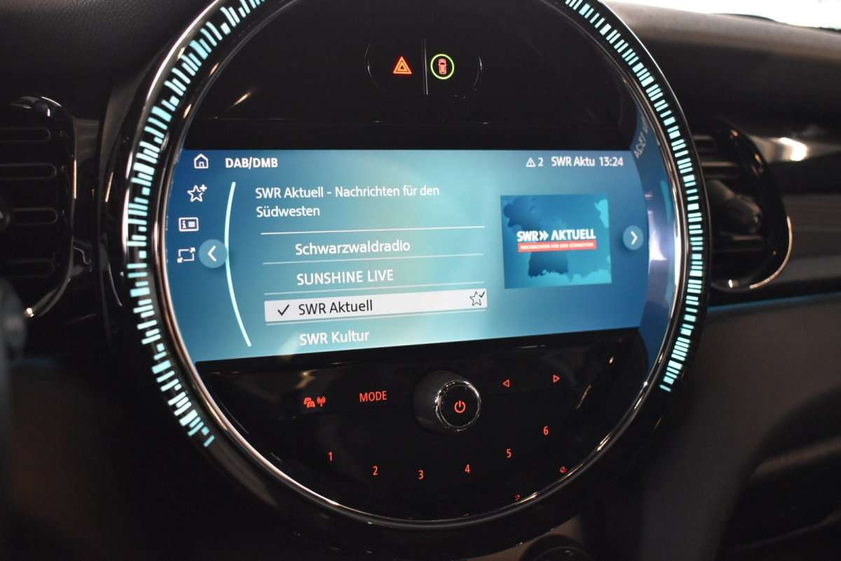 Fahrzeugbild eines MINI COOPER