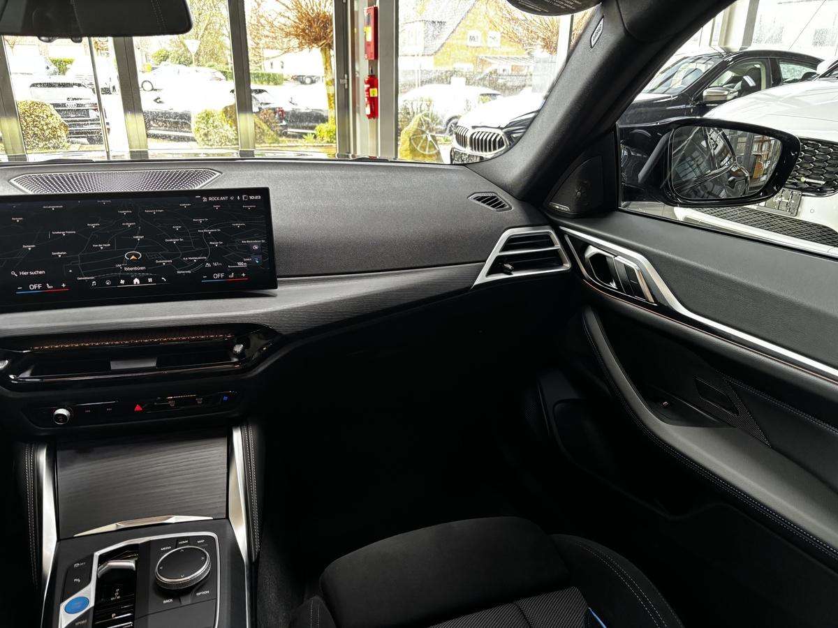 Fahrzeugbild eines BMW i4