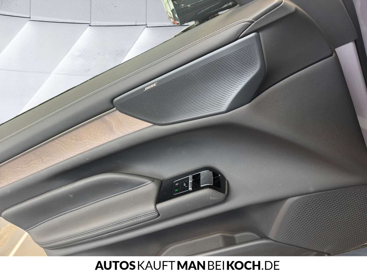 Fahrzeugbild eines Volvo ES90