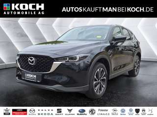 Schräge Frontansicht auf einen Mazda CX-5 , freigestellt