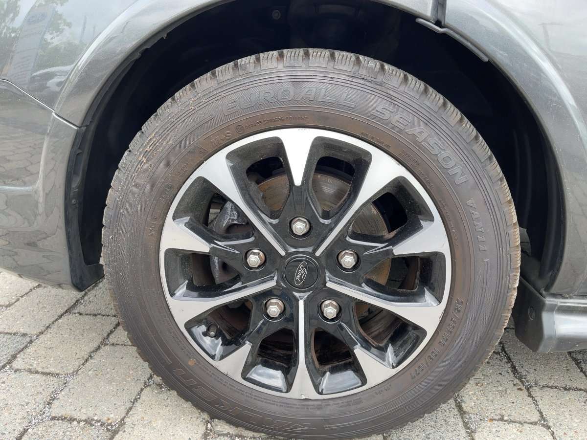 Fahrzeugbild eines Ford Transit Custom