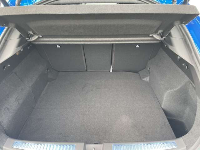 Fahrzeugbild eines Renault Rafale