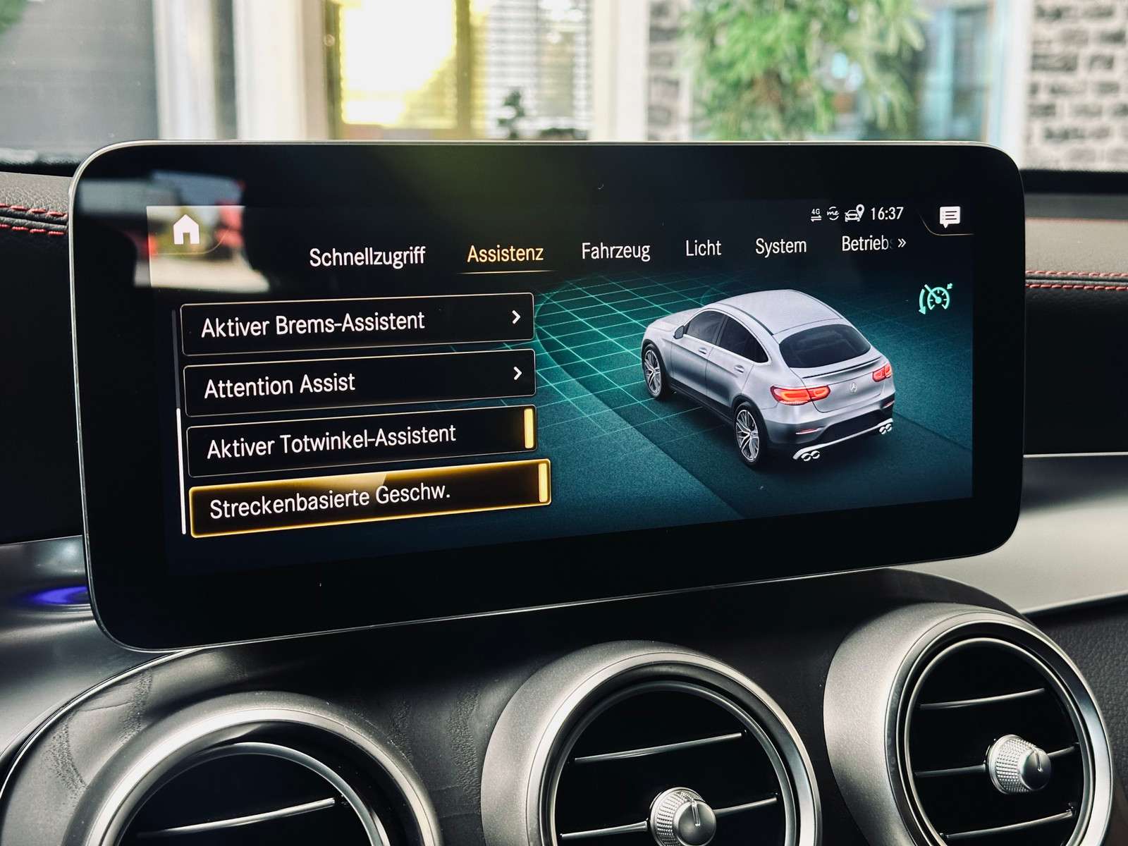 Fahrzeugbild eines Mercedes-Benz GLC