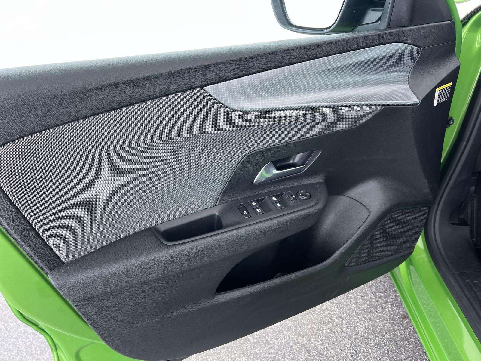 Fahrzeugbild eines Opel Mokka Electric