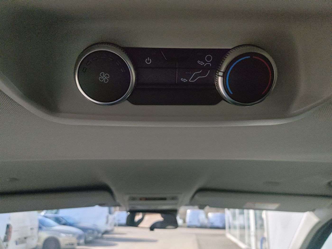 Fahrzeugbild eines Ford Tourneo Custom