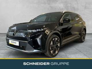 Schräge Frontansicht auf einen Renault Scenic E-TECH , freigestellt